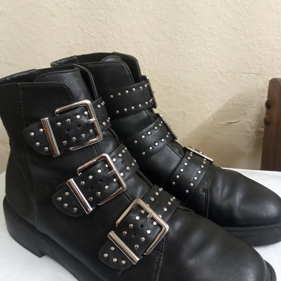 Urban Outfitters Black Studded Buckle Boots - Picture 2 of 5